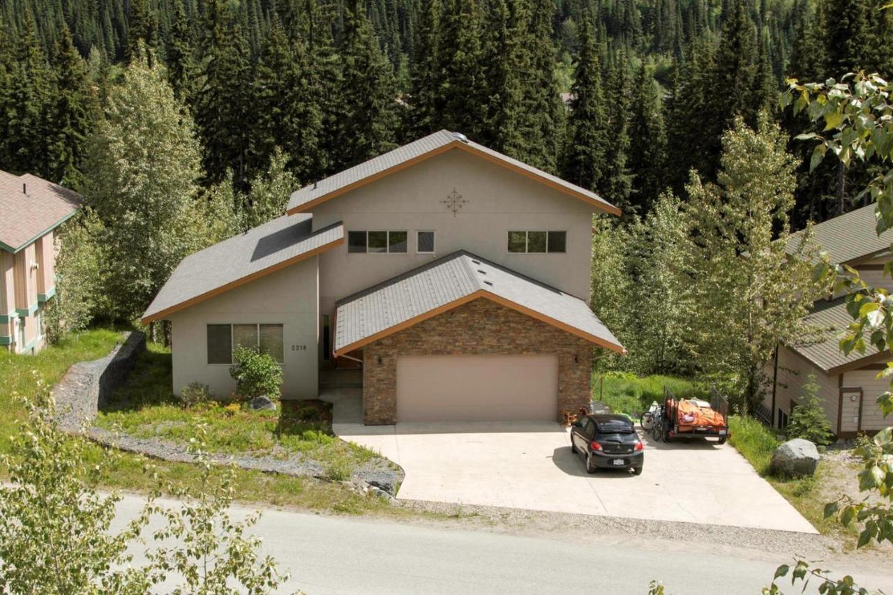 Soleil Chalet By Bear Country Sun Peaks Esterno foto